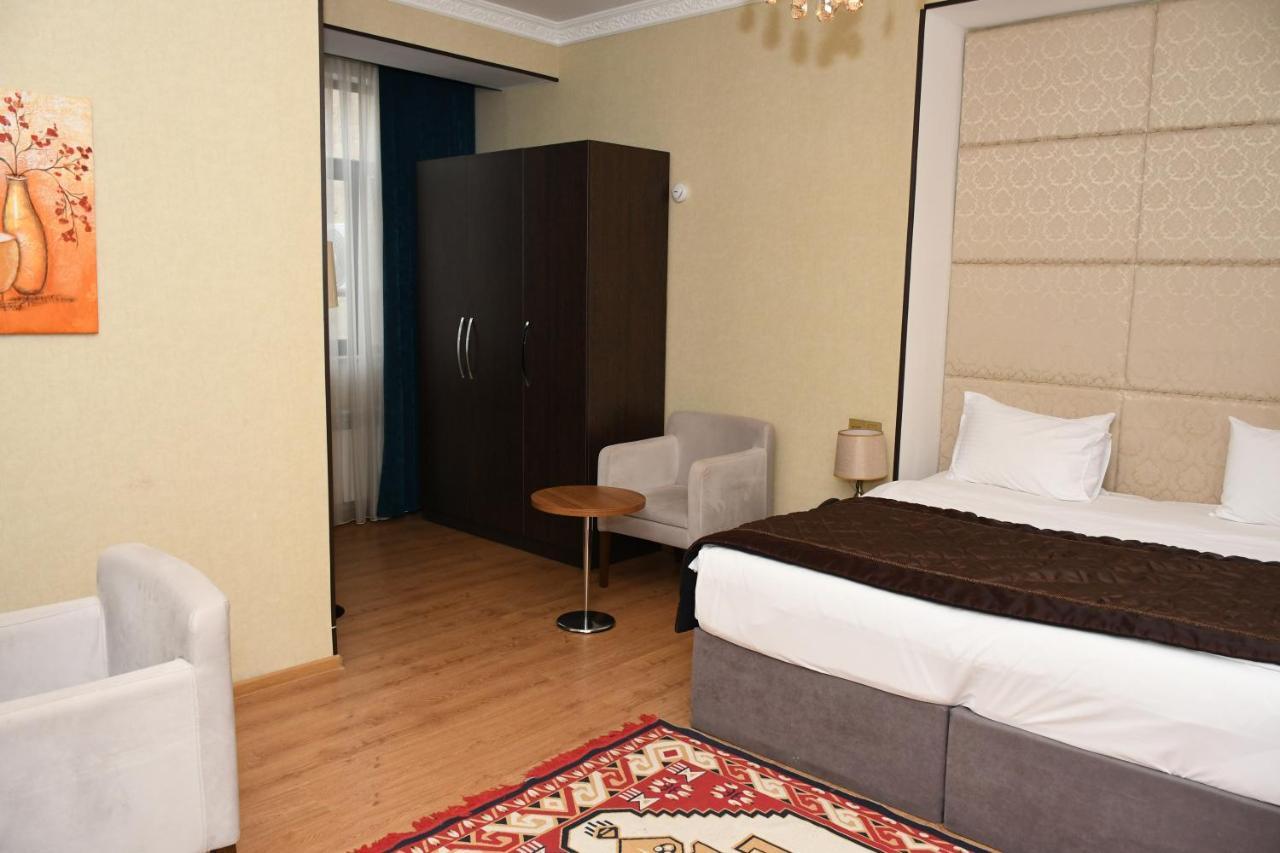 Square Baku Hotel Exterior photo