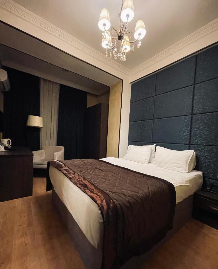 Square Baku Hotel Exterior photo