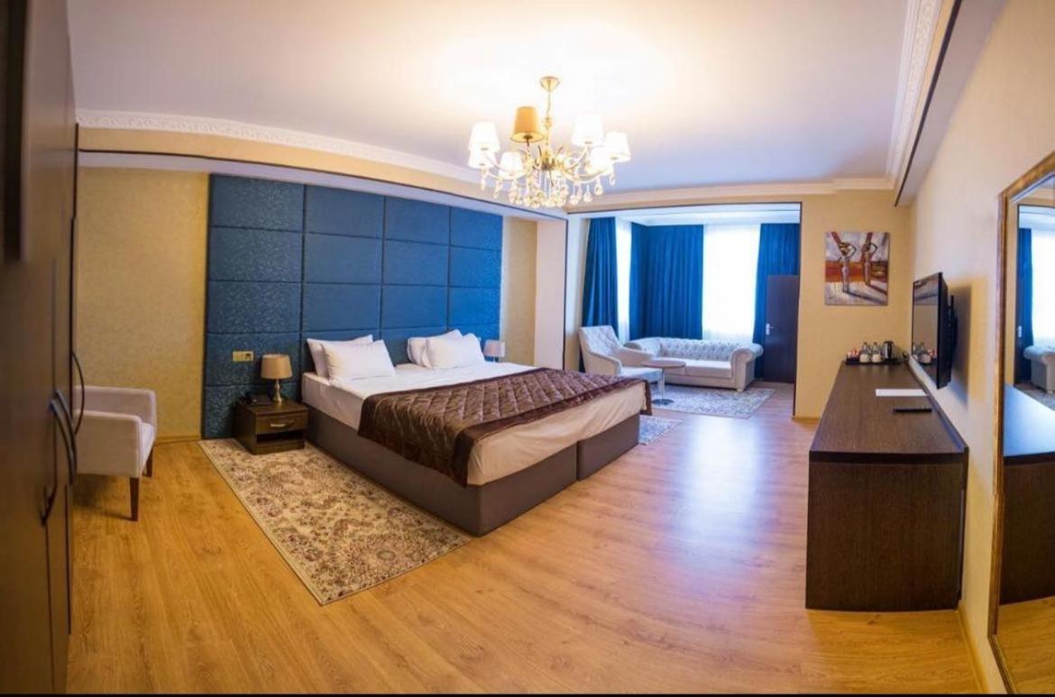Square Baku Hotel Exterior photo